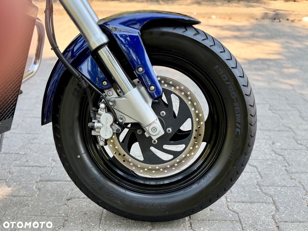 Suzuki Intruder - 12