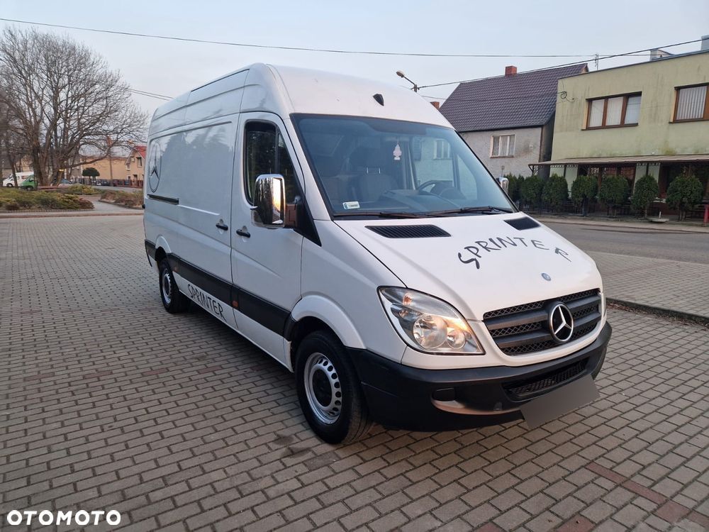 Mercedes-Benz Sprinter - 1