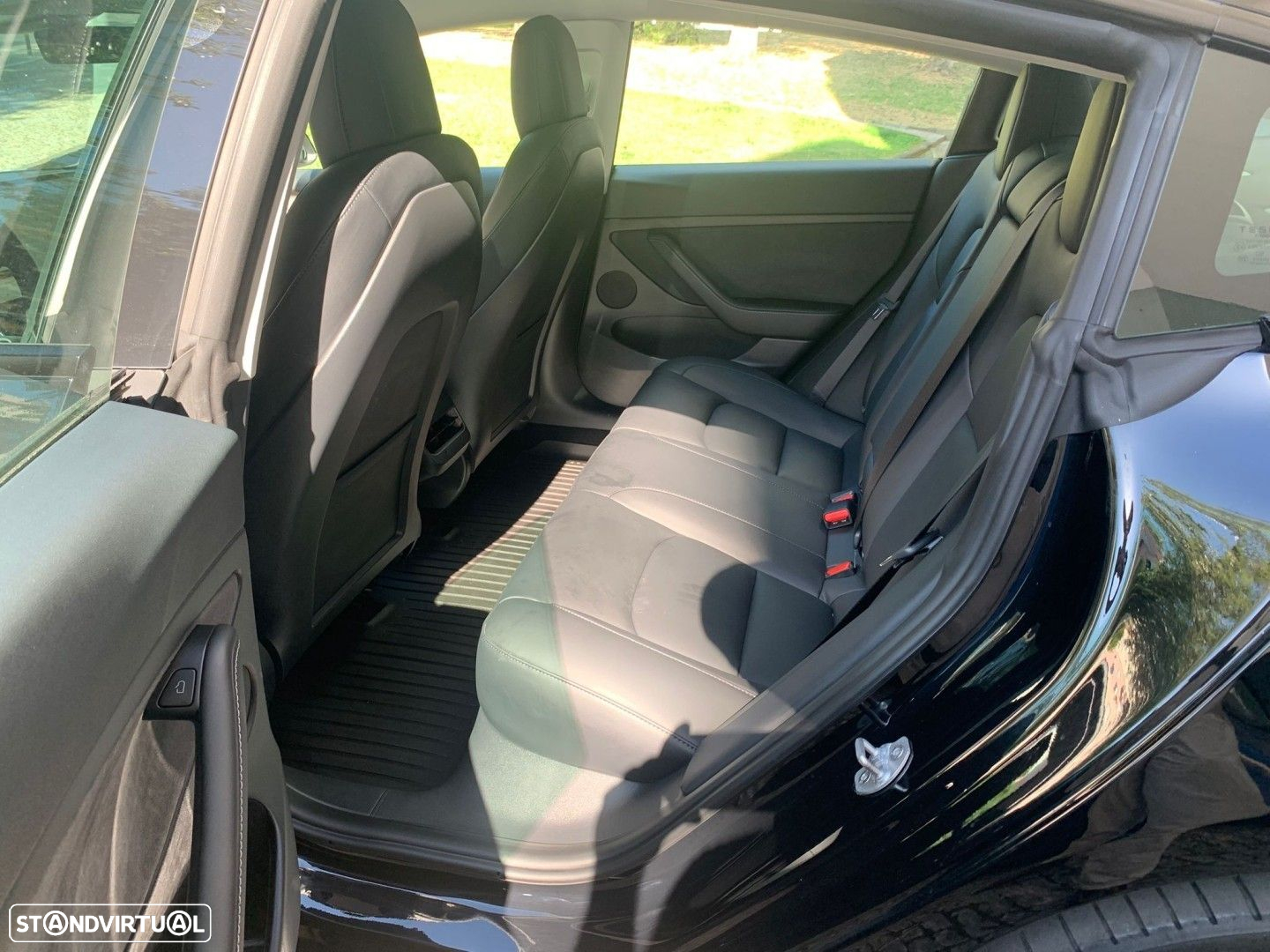 Tesla Model 3 - 12
