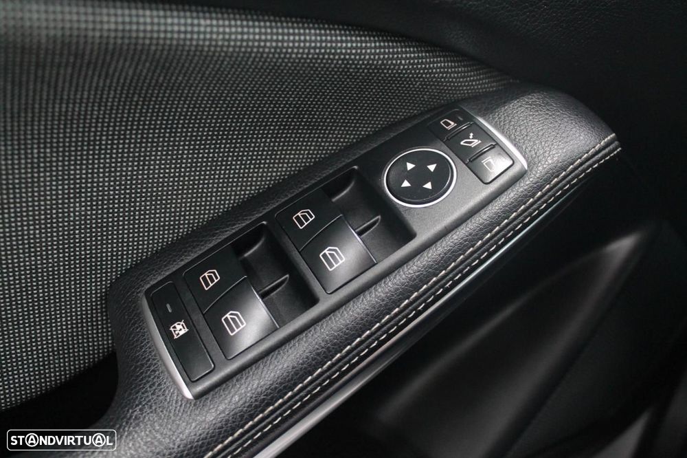 Mercedes-Benz A 180 d AMG Line - 22