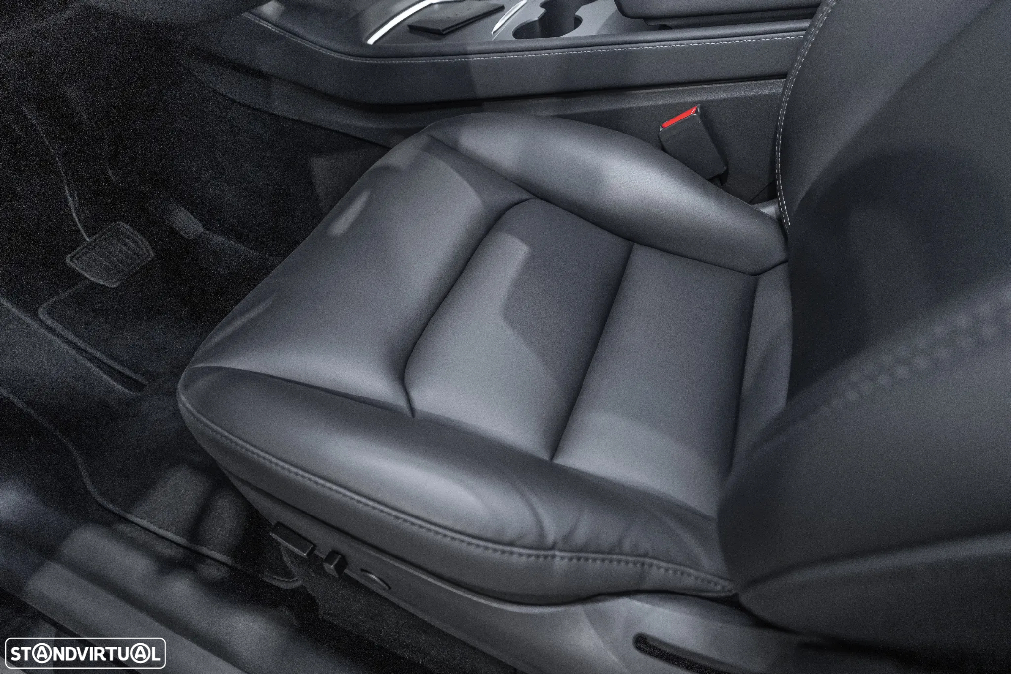 Tesla Model Y Long Range Dual Motor AWD - 23