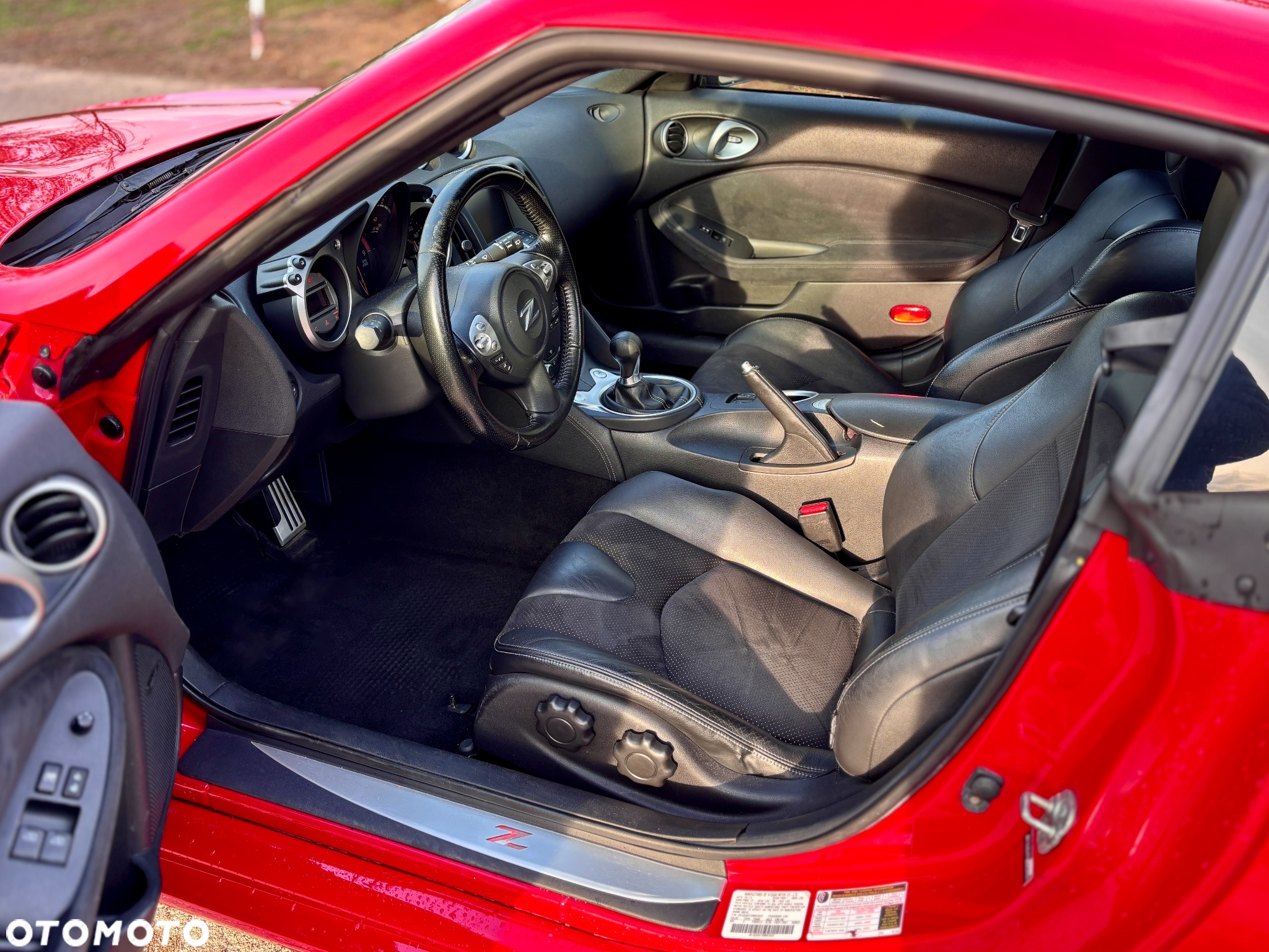Nissan 370 Z 3.7 V6 - 8
