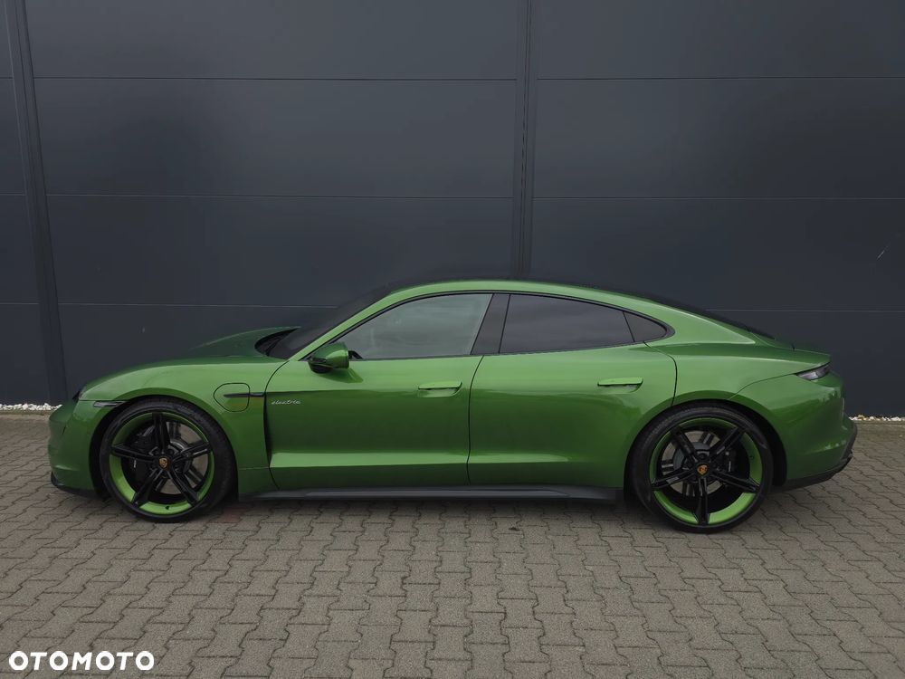 Porsche Taycan Turbo - 4