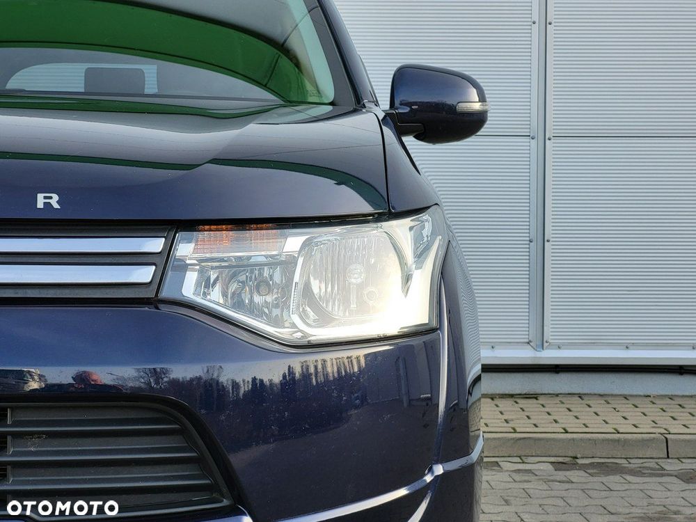 Mitsubishi Outlander - 9