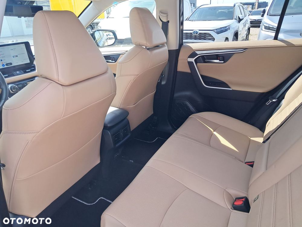 Toyota RAV4 - 10