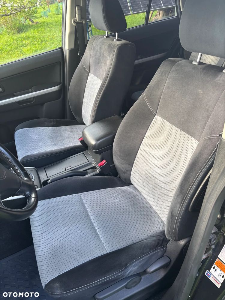 Suzuki Grand Vitara 2.0 De luxe - 13