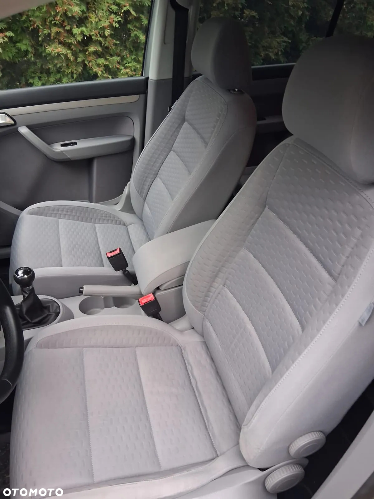Volkswagen Touran 1.6 Conceptline - 9