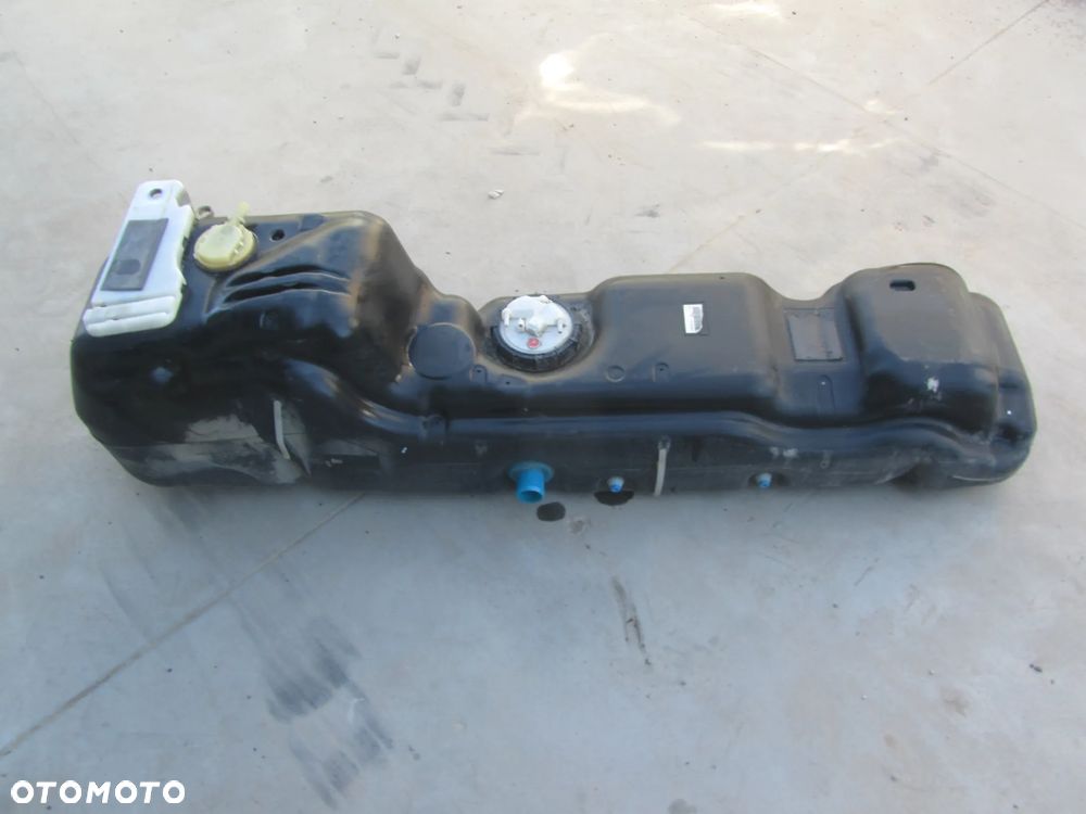 Renault Master III-Movano B 10R 2.3 DCI zbiornik paliwa - 3