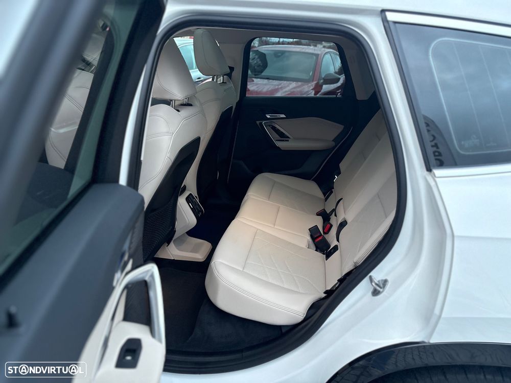 BMW iX1 xDrive30 xLine - 24
