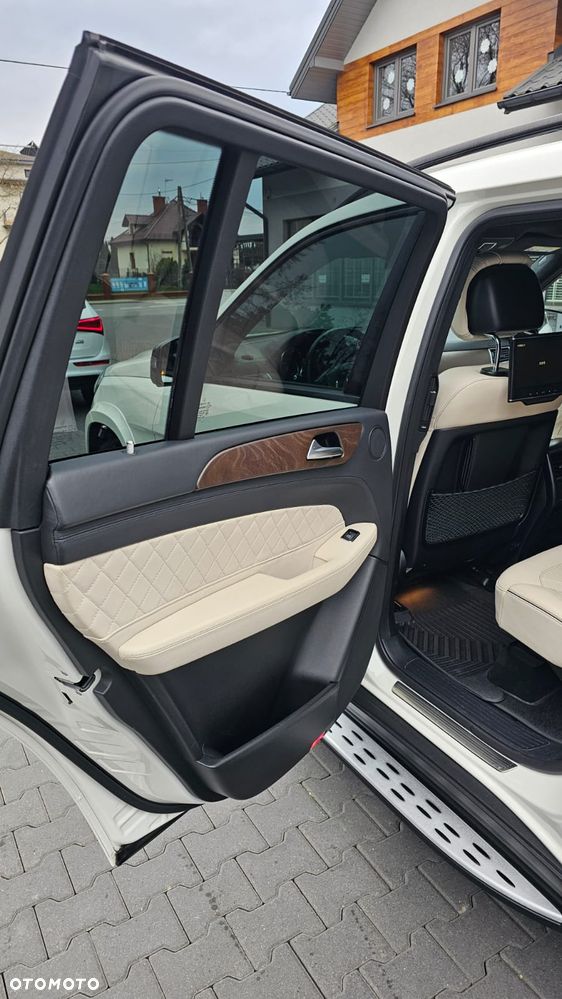Mercedes-Benz GLS - 20