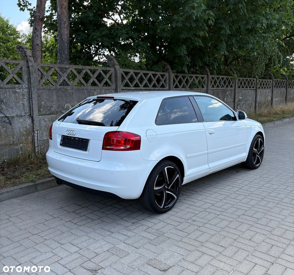 Audi A3 3-drzwiowe 1.6 Ambiente - 4