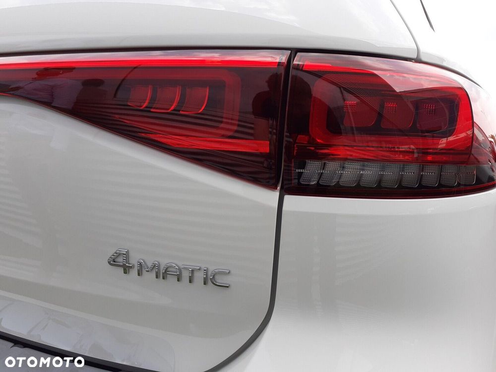 Mercedes-Benz EQB - 33