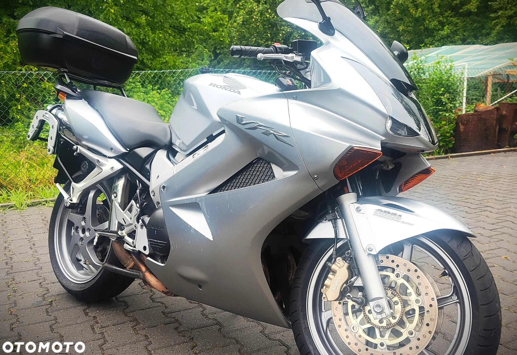 Honda VFR - 8