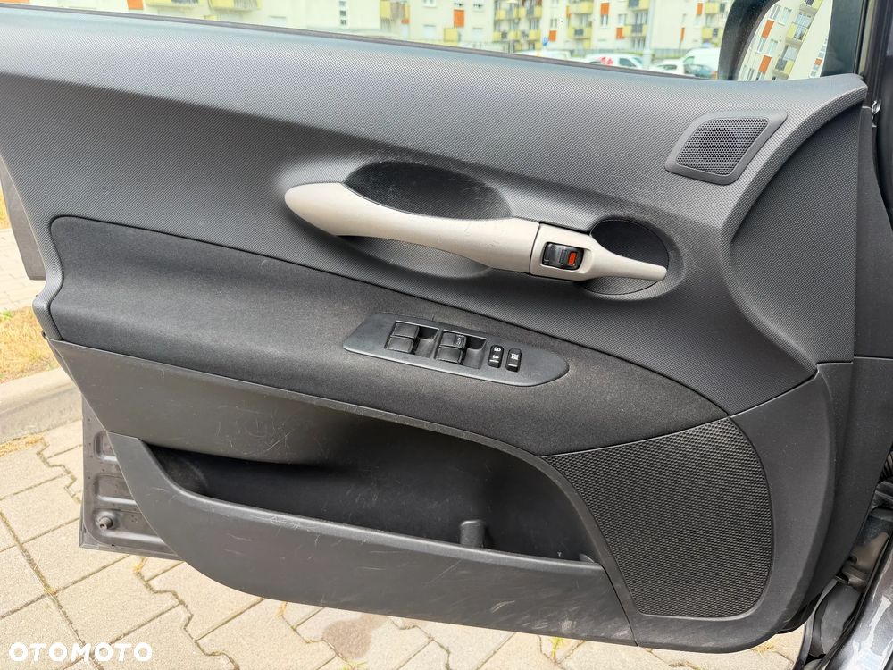 Toyota Auris - 11