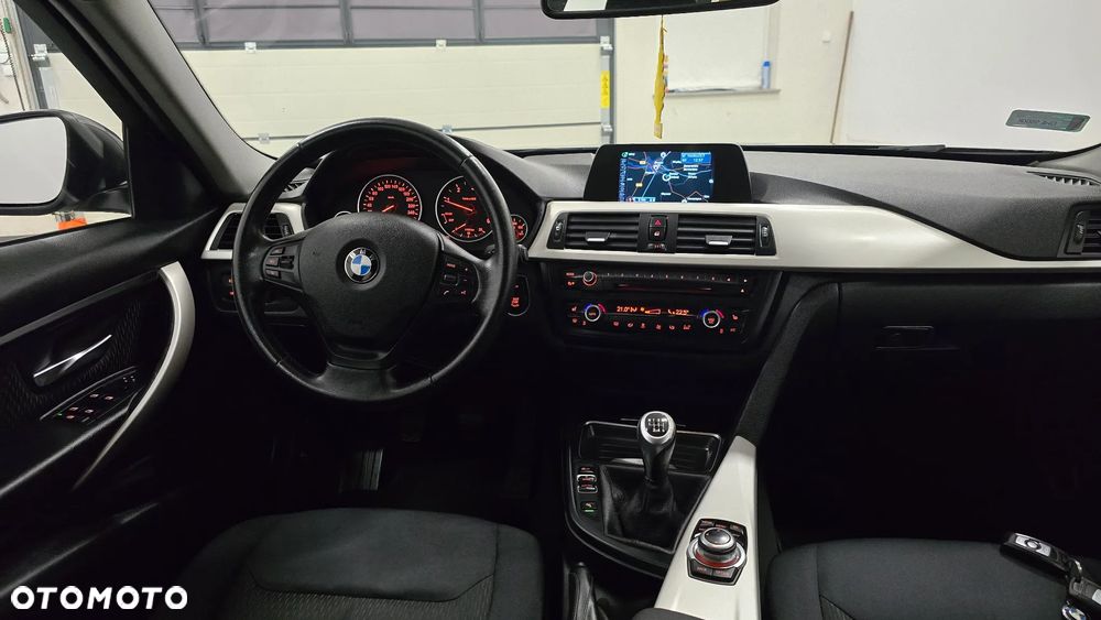 BMW Seria 3 320d Efficient Dynamics Luxury Line - 14