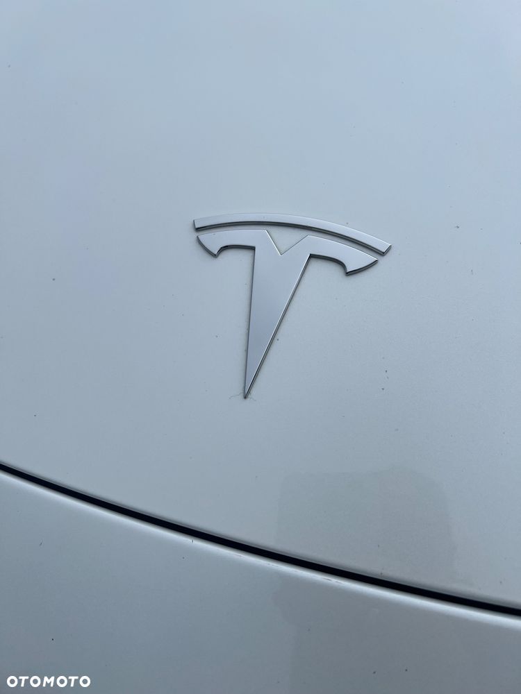 Tesla Model Y Performance AWD - 19