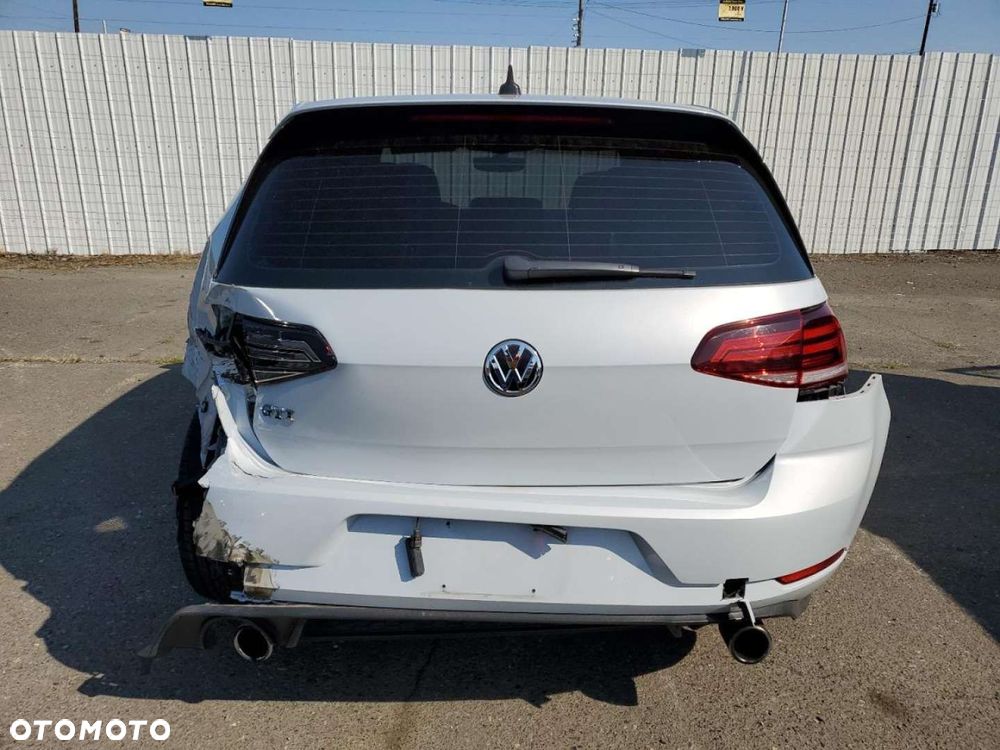 Volkswagen Golf - 3