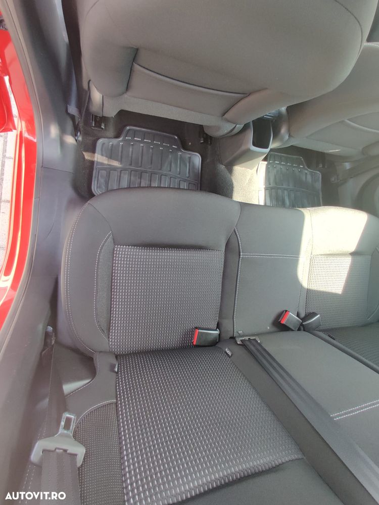 Peugeot 208 1.2 L PureTech Turbo STT Allure - 17