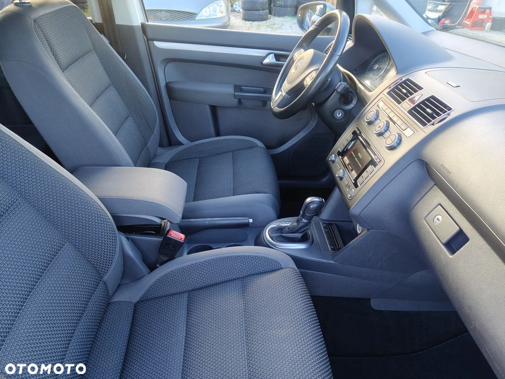 Volkswagen Touran - 23