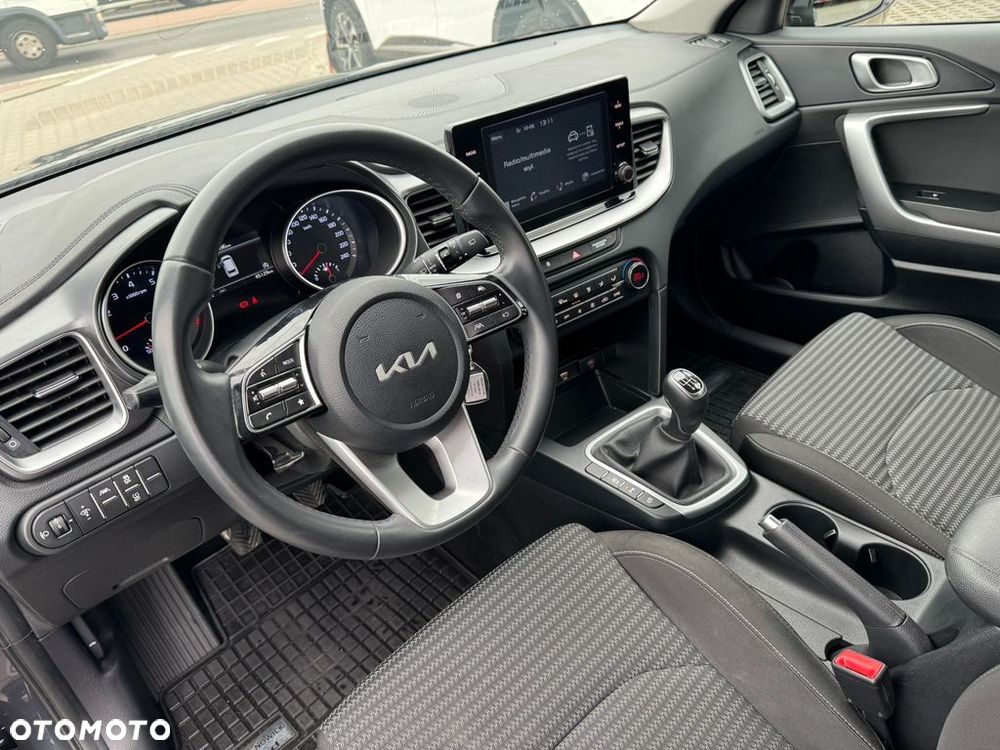 Kia Ceed 1.5 T-GDI M - 10