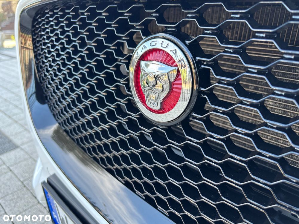 Jaguar F-Pace 2.0 i4D AWD R-Sport - 6