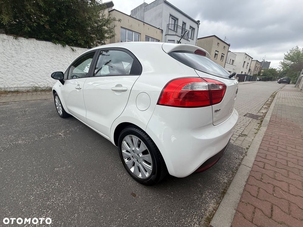 Kia Rio 1.2 Edition 7 - 17