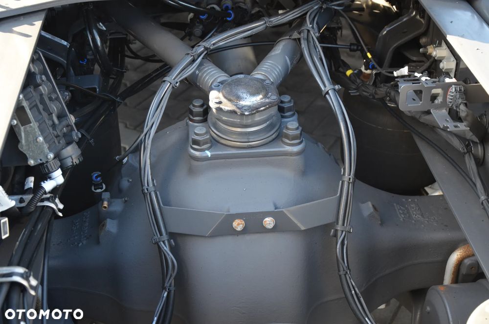 Volvo FH 5 / NEW / I-SAVE / KLIMA P. / LED / NAVI / KAMERA / 9523 - 8