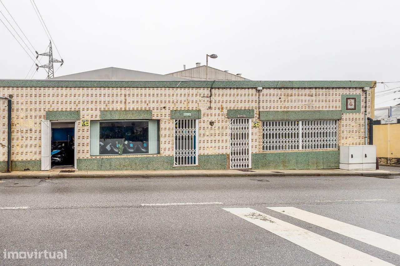 Espaço Comercial com perto de 300m² em São Mamede de Infesta, Matosinh - Grande imagem: 2/28