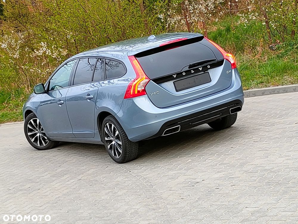 Volvo V60 D4 Geartronic Summum - 8