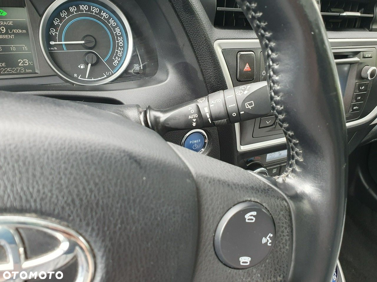 Toyota Auris - 25