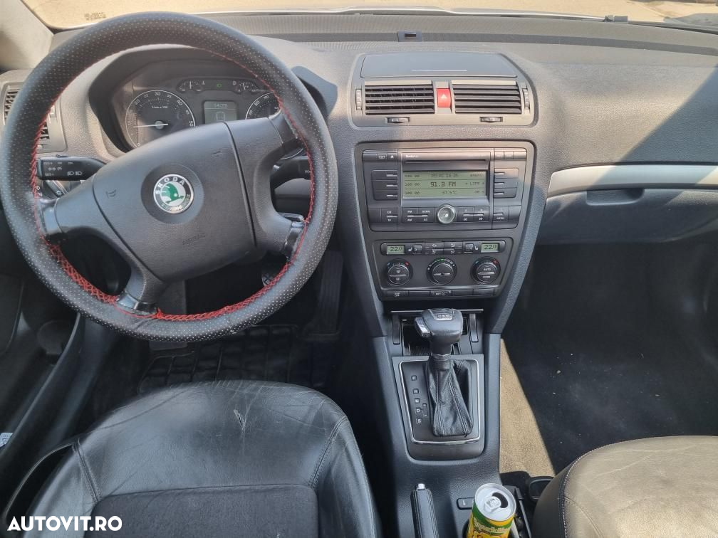 Skoda Octavia Combi 1.9TDI Elegance Aut - 11