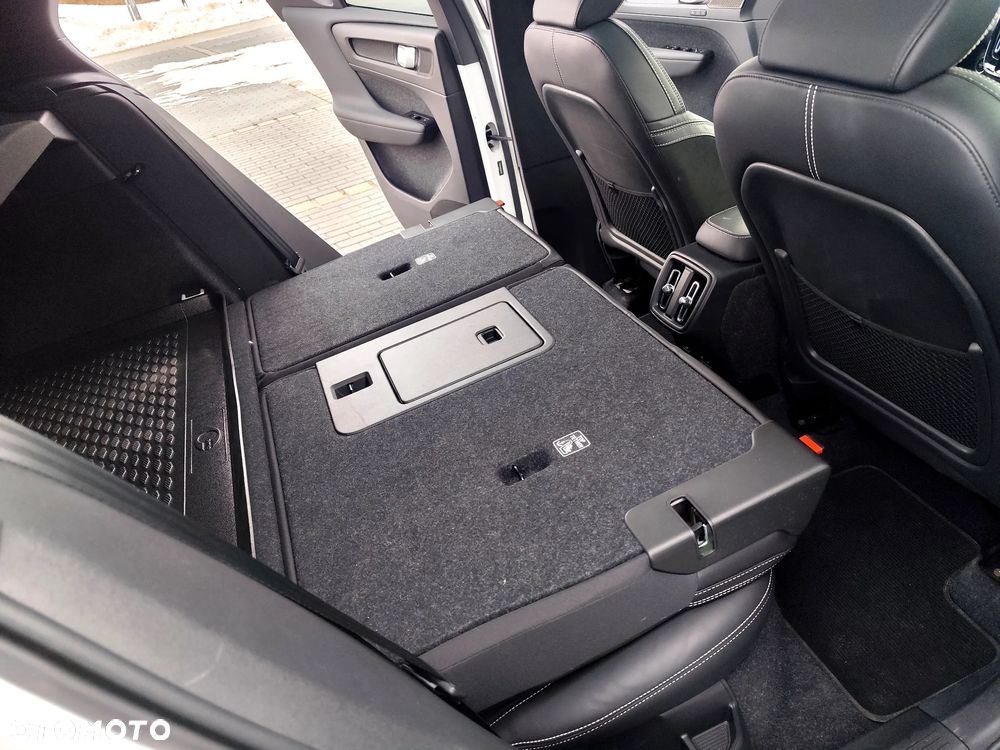 Volvo XC 40 T5 AWD Geartronic R-Design - 32
