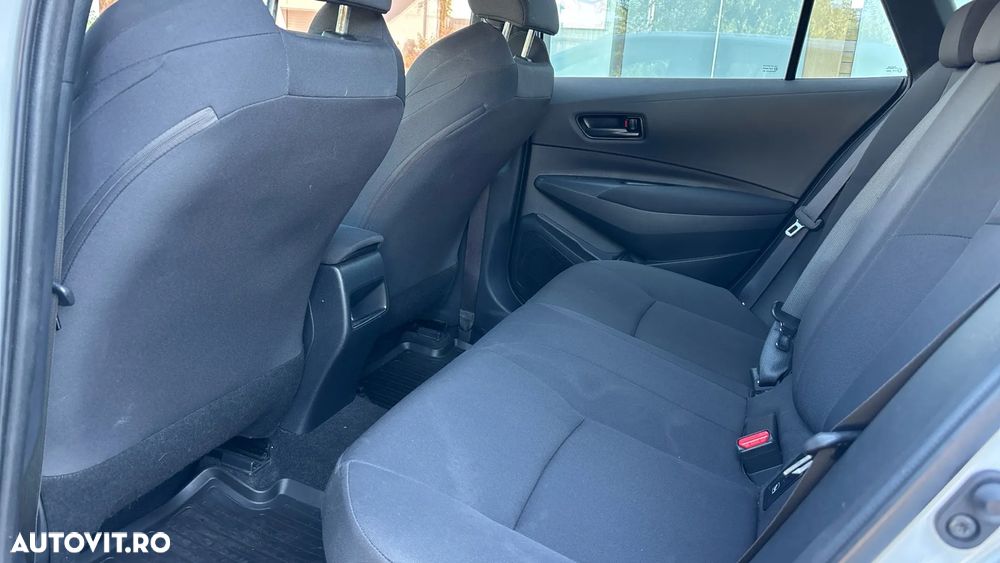 Toyota Corolla 1.8 HSD Eco - 11