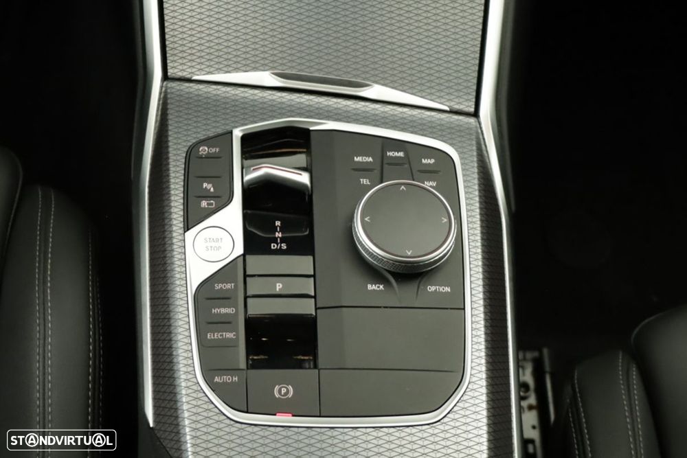BMW 330 e Edição Desportiva M Auto - 15
