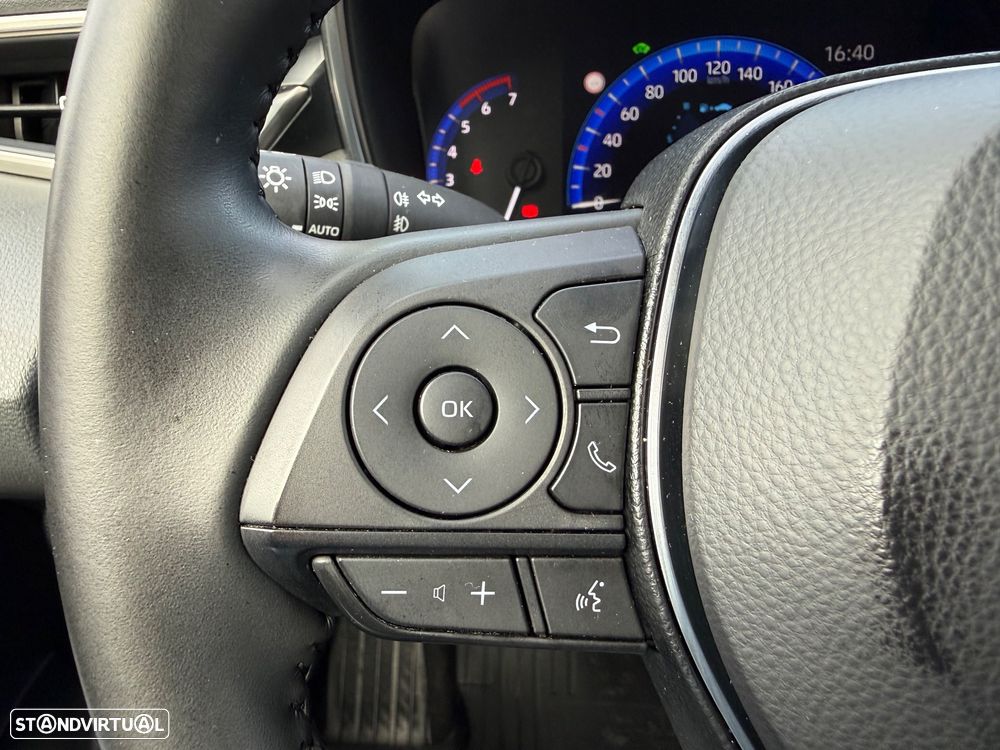 Toyota Corolla 1.8 Hybrid Exclusive - 18