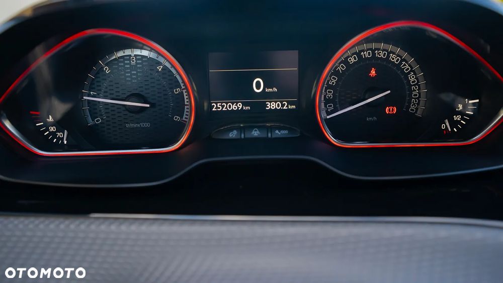 Peugeot 2008 BlueHDi FAP 120 STOP & START GT-Line Edition - 40