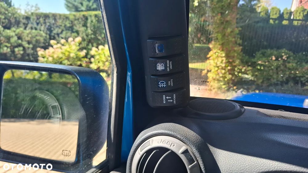Jeep Wrangler - 11