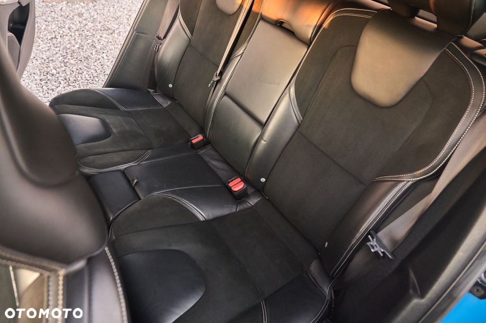 Volvo V40 D3 R Design - 28