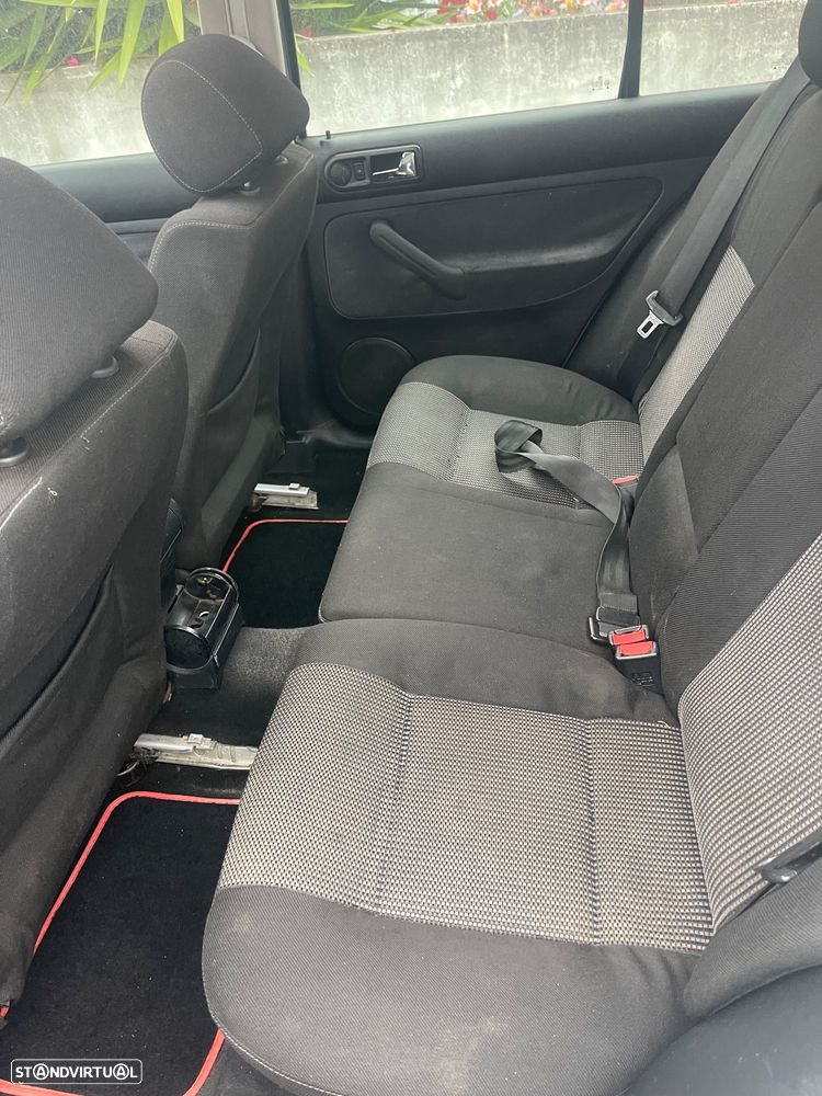 VW Golf 1.9 TDi Highline - 8