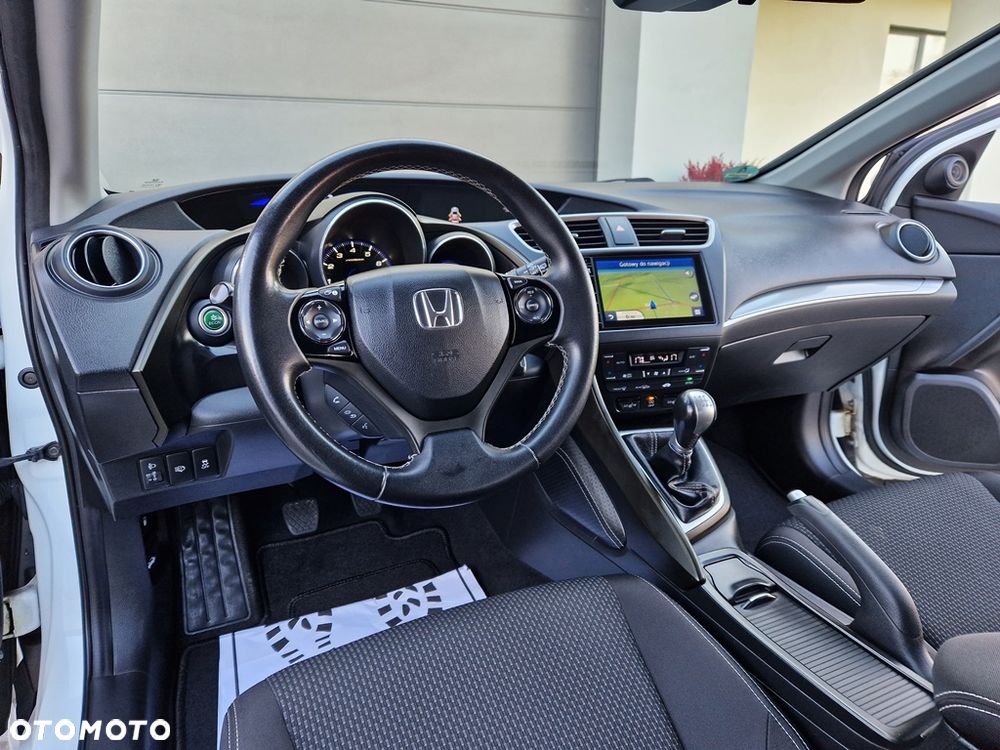 Honda Civic 1.8 i-VTEC Executive Black Edition - 27