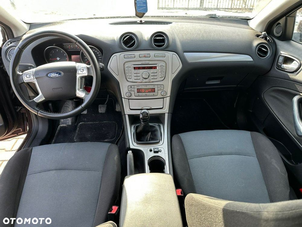 Ford Mondeo - 8