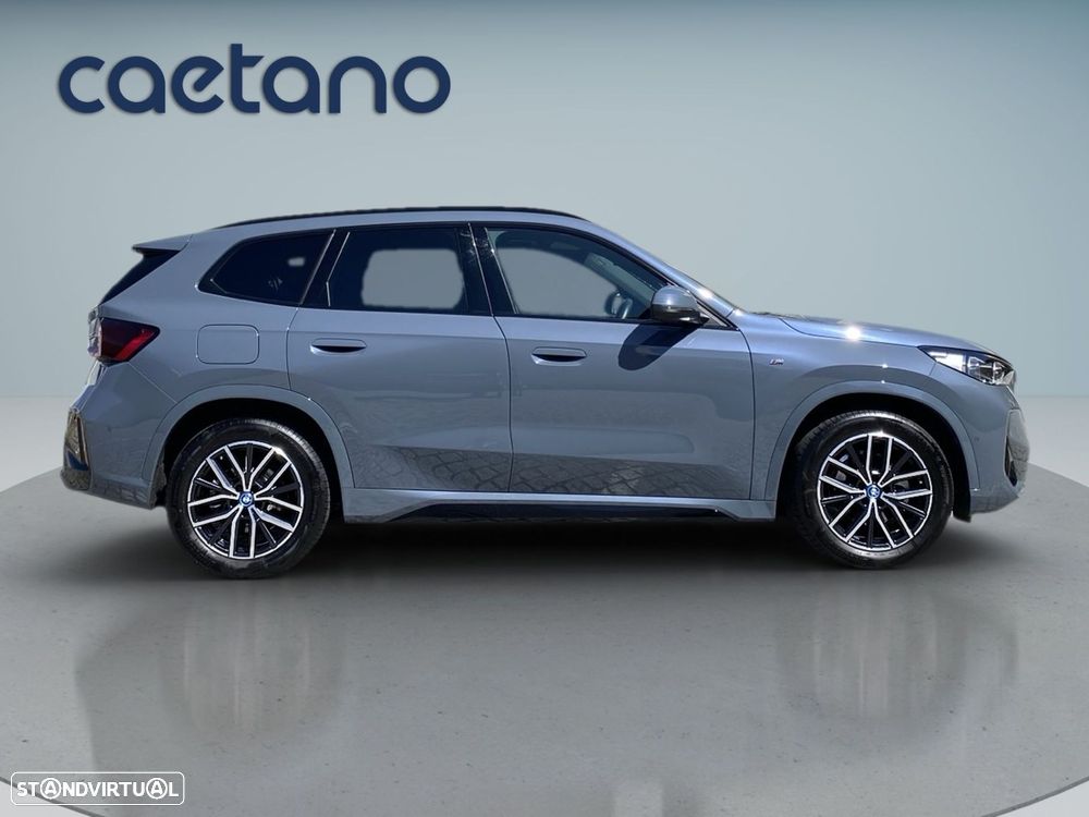 BMW iX1 eDrive20 Pack Desportivo M - 22