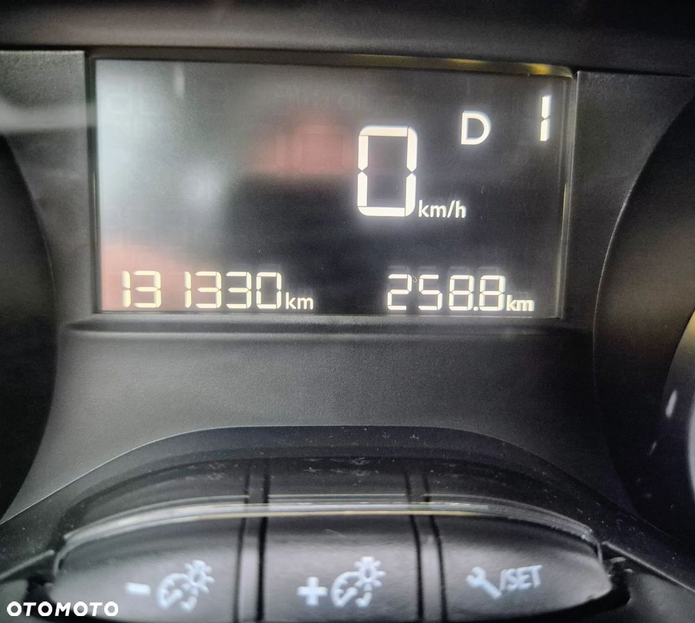 Peugeot 2008 1.2 Pure Tech Allure S&S EAT6 - 36