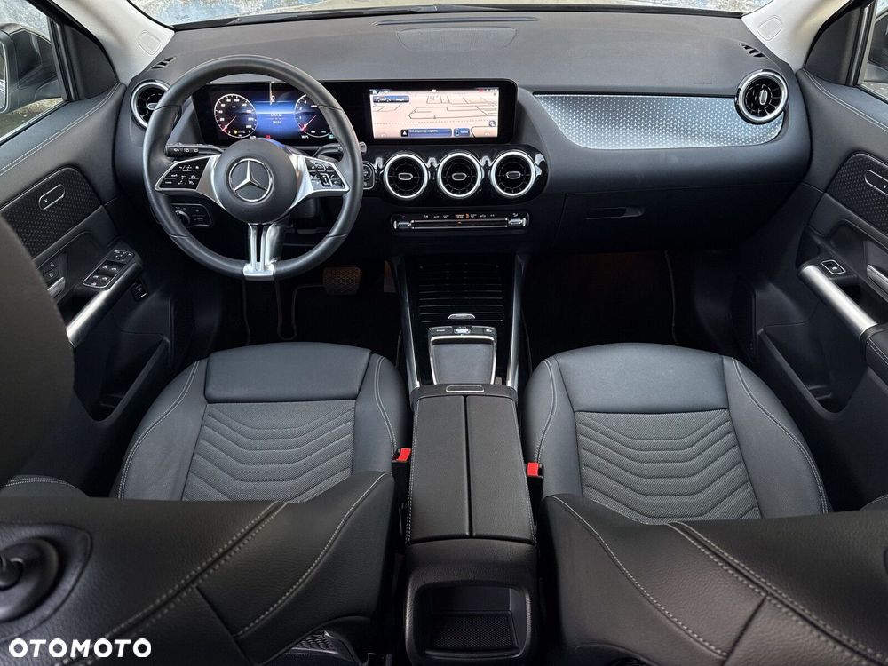 Mercedes-Benz GLA - 17
