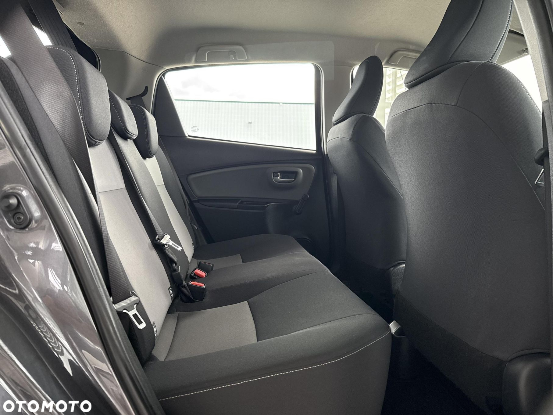 Toyota Yaris - 10