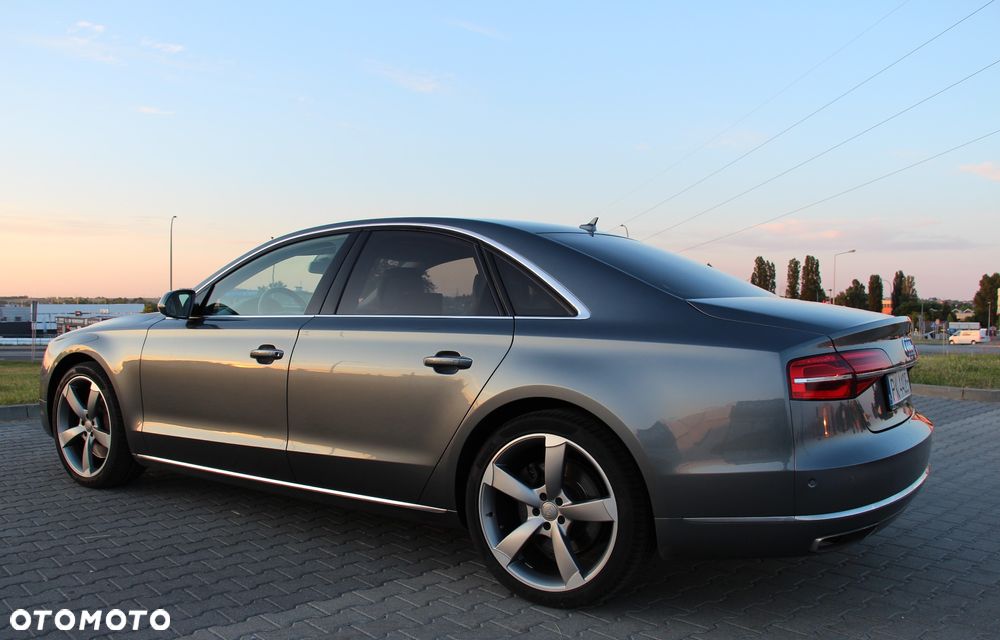Audi A8 4.2 TDI DPF (clean diesel) quattro tiptronic - 12