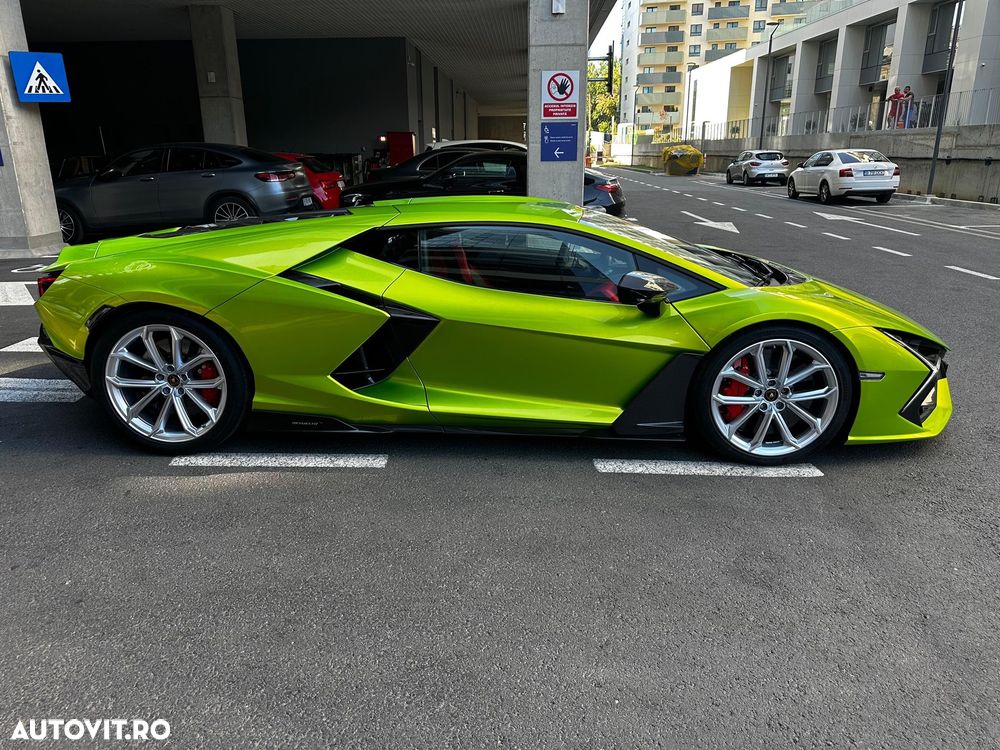 Lamborghini Revuelto - 21