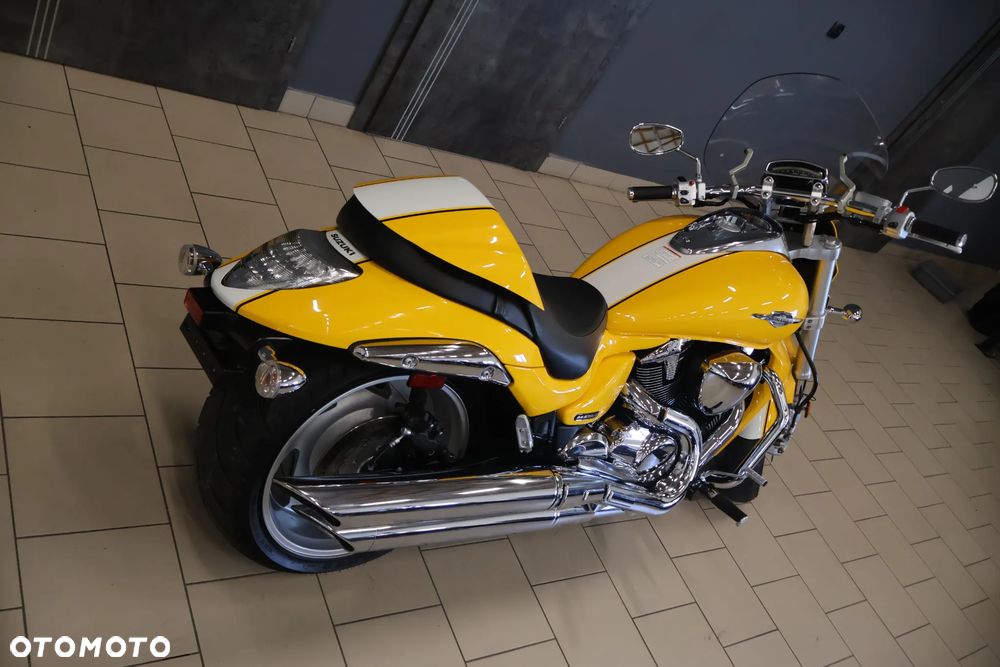 Suzuki Intruder - 3
