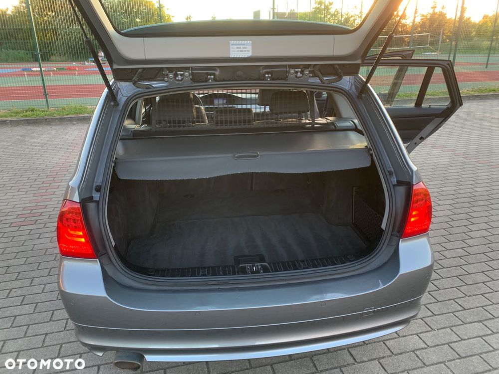 BMW Seria 3 320d Efficient Dynamics Edition Sport Line - 9