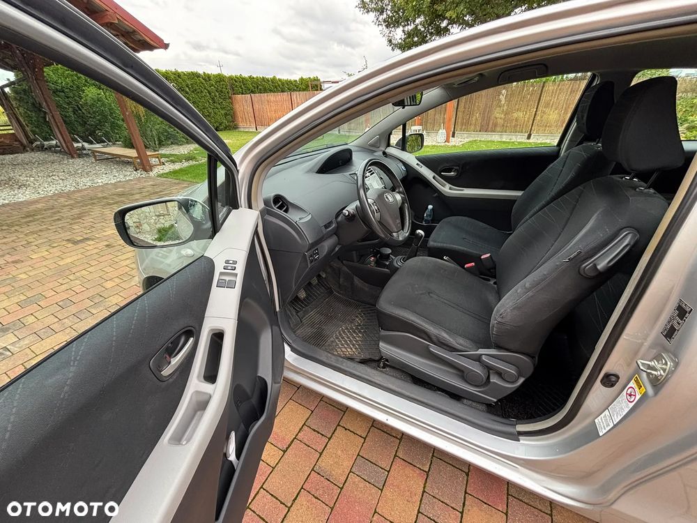 Toyota Yaris 1.3 Terra - 7